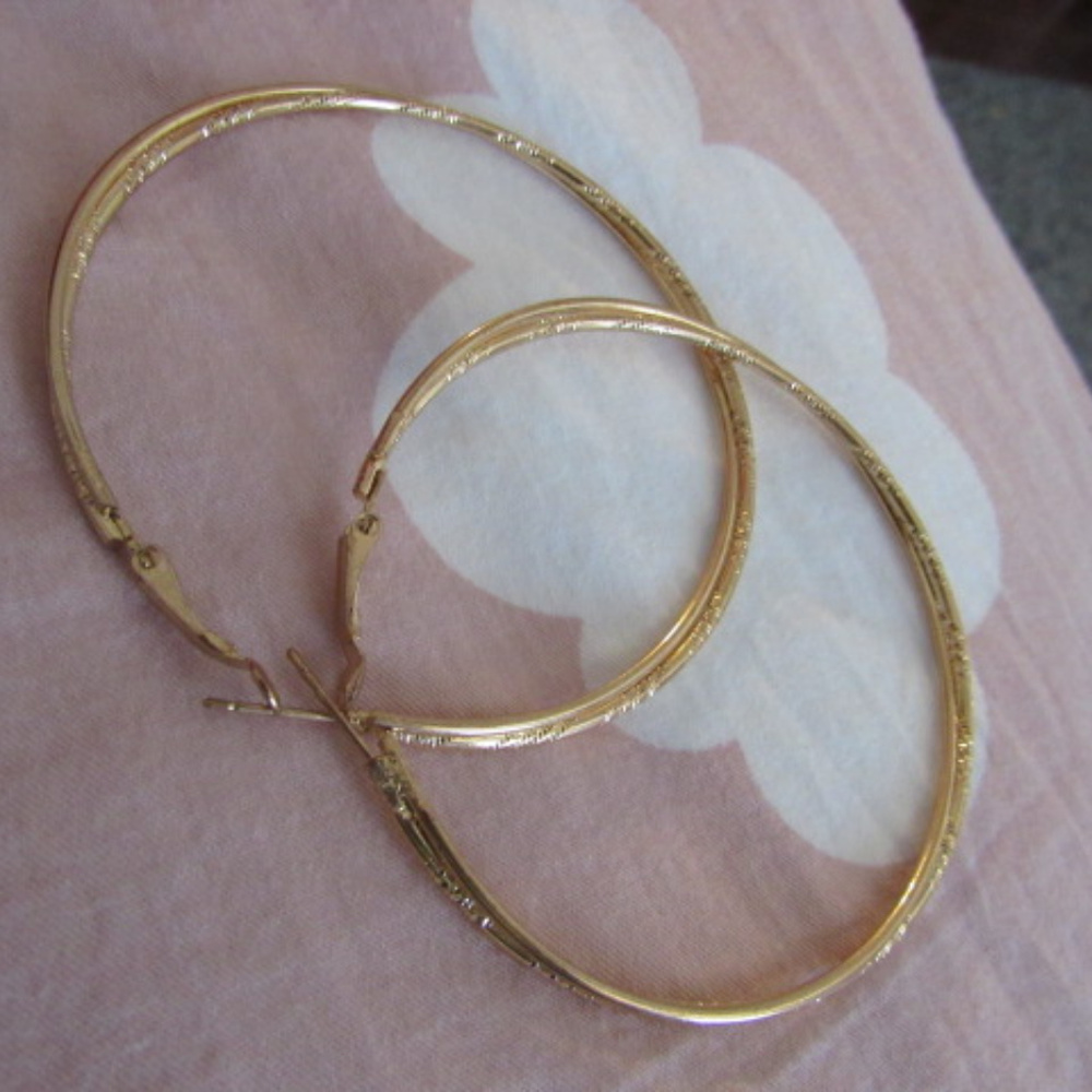 Hoop Earings!!!! o o